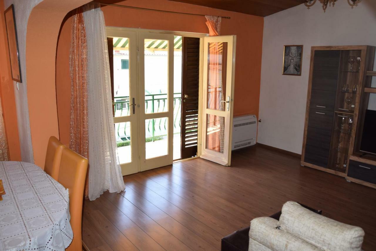 Apartman Linda 1 Baška Voda Esterno foto
