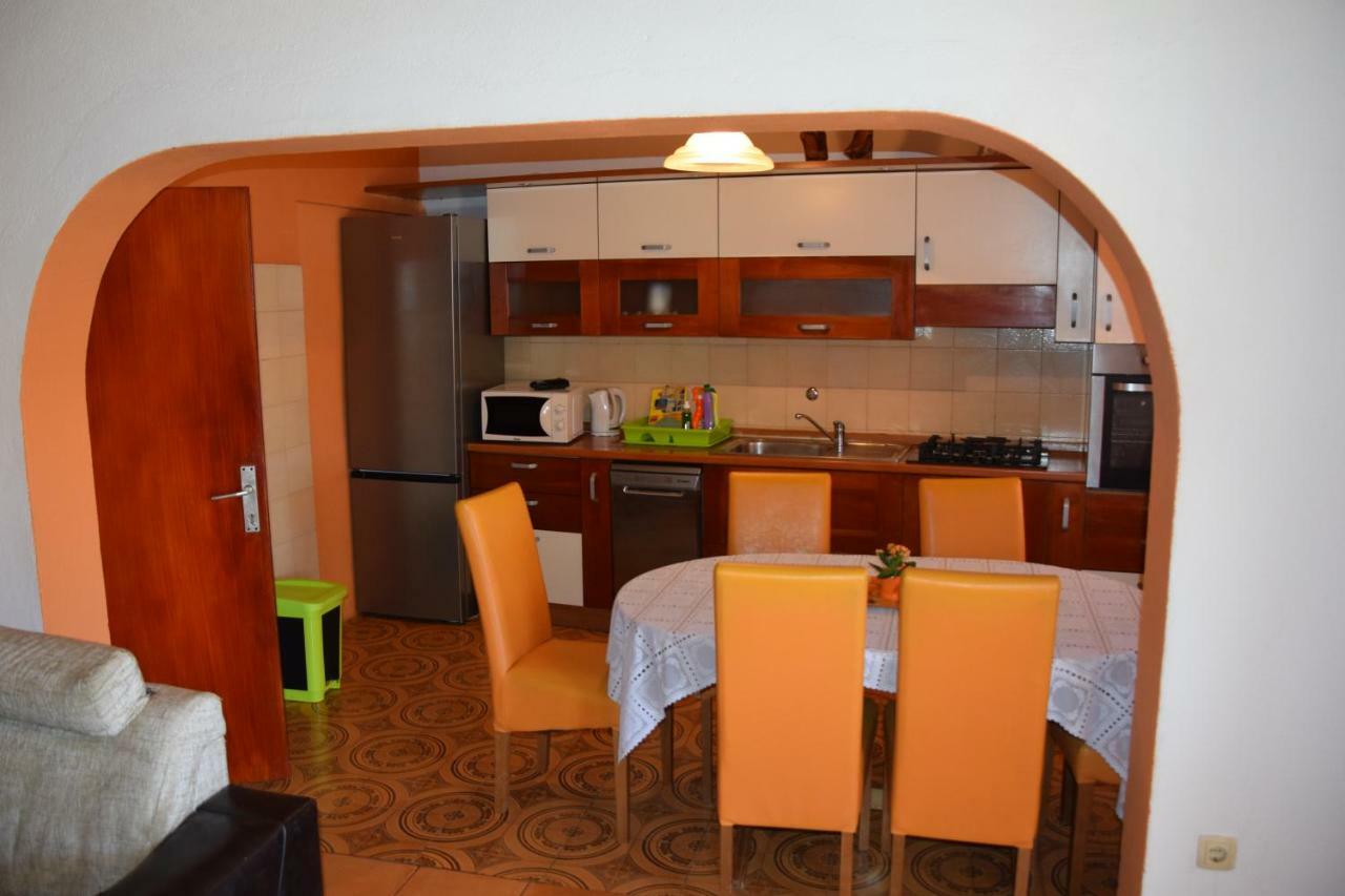 Apartman Linda 1 Baška Voda Esterno foto